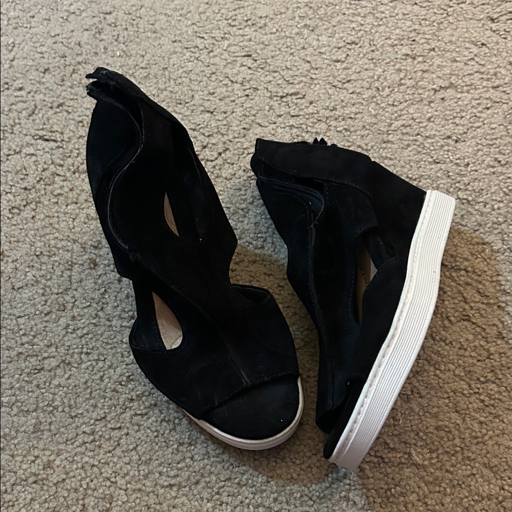 Sofft Black Wedge Sandals